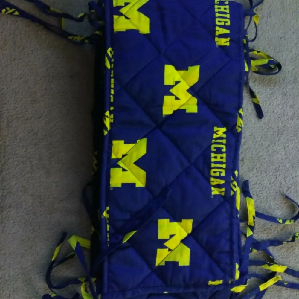University of Michigan Crib Bumper! *!